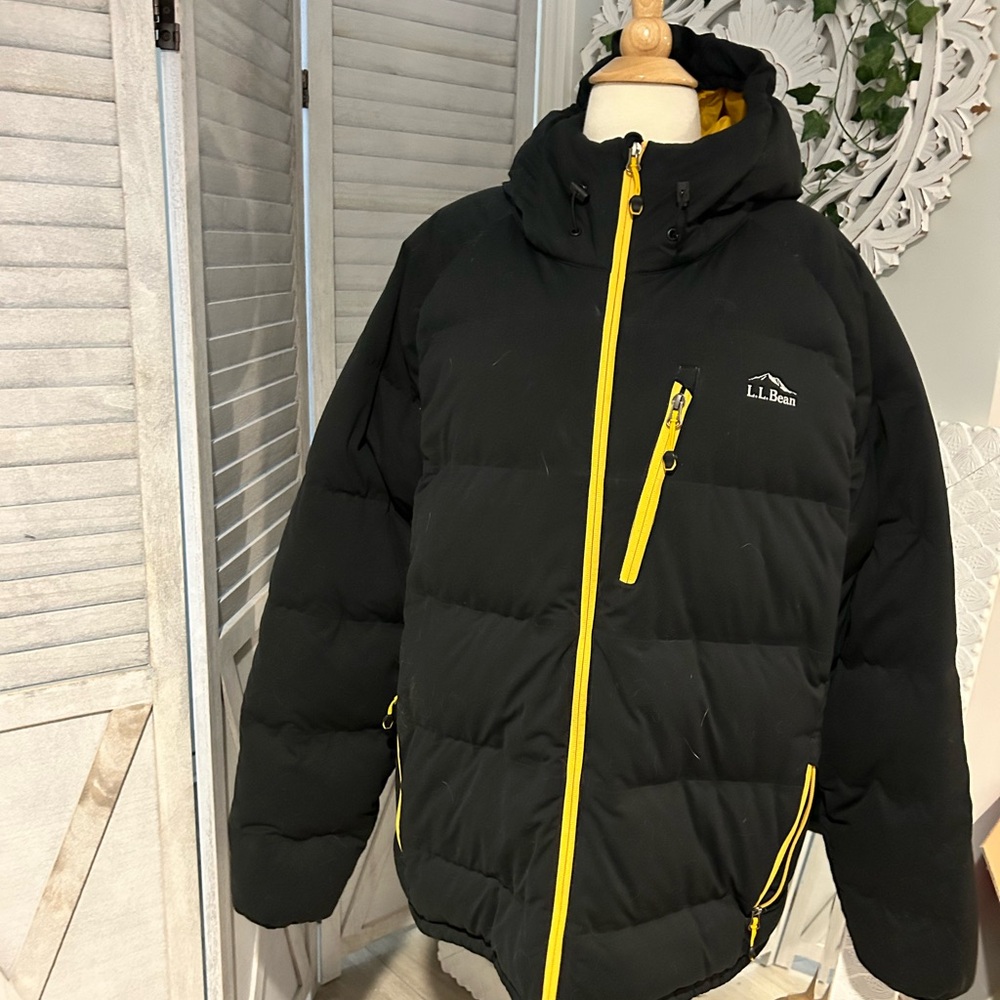 LL Bean Men’s XXL down water resistant jacket